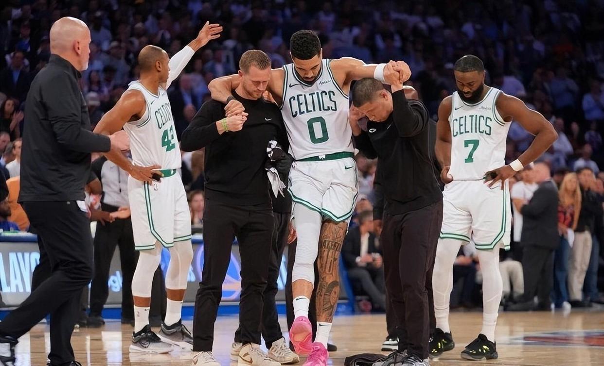 爱游戏(中国)官方网站DWG带队取胜！，塔图姆重要时刻败北引发球迷热议的简单介绍