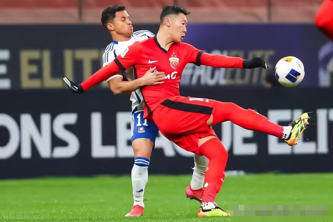 爱游戏AYX中国官方平台窗口期意大利杯焦点战；上海海港门线救险；引发热议；身体对抗强度拉满(金门撞船事件始末)