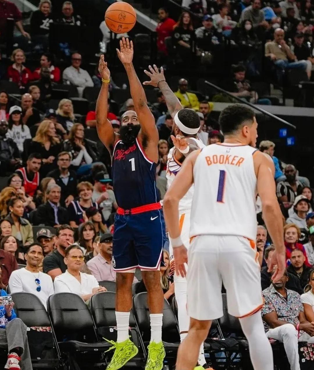 爱游戏在线登录入口包含太狠了！风云突变菲尼克斯太阳今晨调整名单哈登在公牛比赛中大比分领先，国际比赛日马赛调整名单的词条